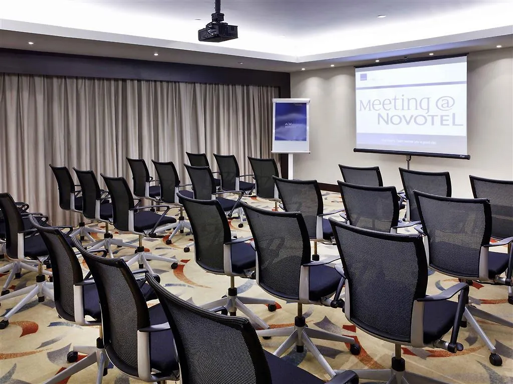 Novotel Deira Creekside Dubai 4*,