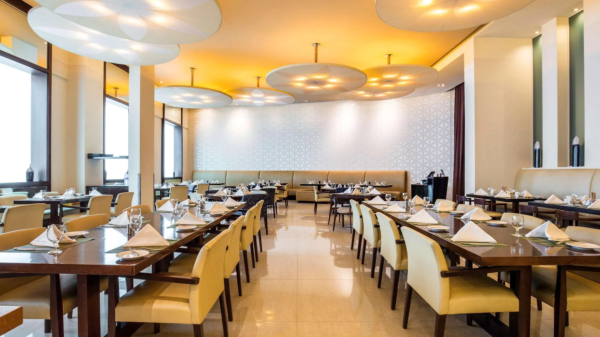 Novotel Deira Creekside Dubai 4*,